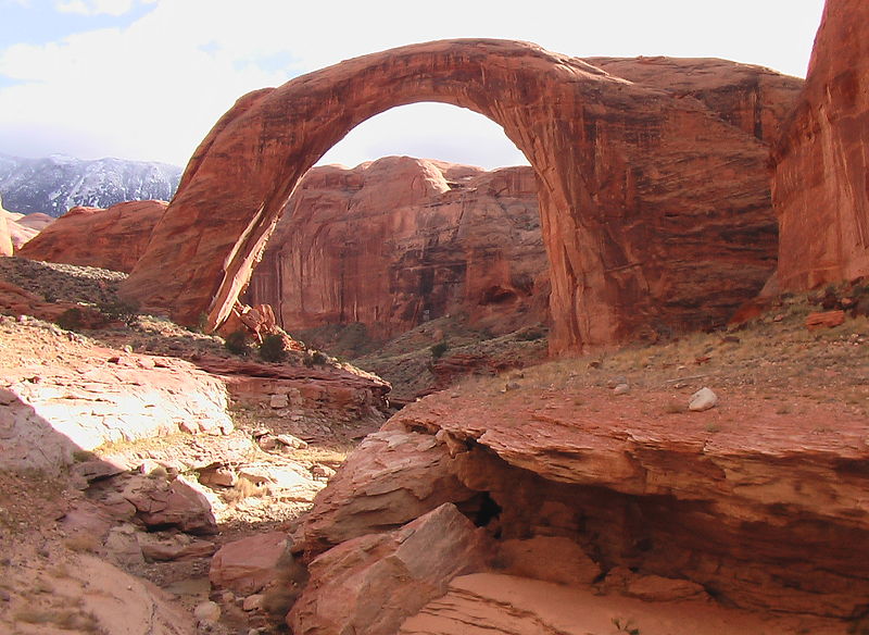 800px-Rainbow_Bridge_National_Monument2.jpg